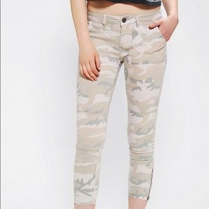 Lightwash BDG Camo Pants